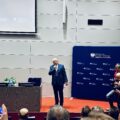 Na zdjęciu Wicemarszałek Województwa Wielkopolskiego Wojciech Jankowiak podczas przemowy na konferencji.