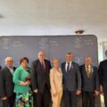 Grupowe zdjęcie na tle ścianki gminy Przemęt. Na fotografii: wójt gminy Siedlec, wicemarszałek i sołtysi.