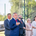 Na fotografii minister Szczepański przemawia podczas wydarzenia. W tle m.in. wójt gminy i wicemarszałek.