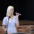 Na fotografii zastępca kierownika Urzędu Stanu Cywilnego pani Irena Mikołajczak przemawia podczas uroczystości.