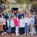 Grupowe zdjęcie uczestników wycieczki. Na fotografii także wójt Janusz Frąckowiak.