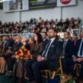 Na zdjęciu widoczna jest widownia, wśród której znajdują się kierownik Wydziału Promocji i Turystyki Patrycja Pabich oraz burmistrz Wolsztyna Dominik Tomiak.