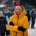 Na zdjęciu widoczna uśmiechnięta kobieta.