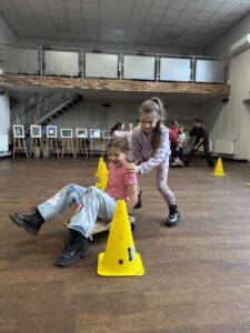 Dzieci podczas zawodów sportowych.